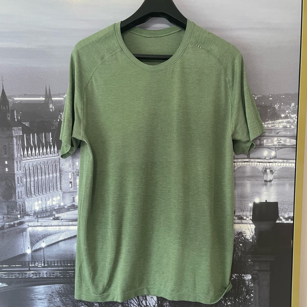 Men’s Lululemon Tee